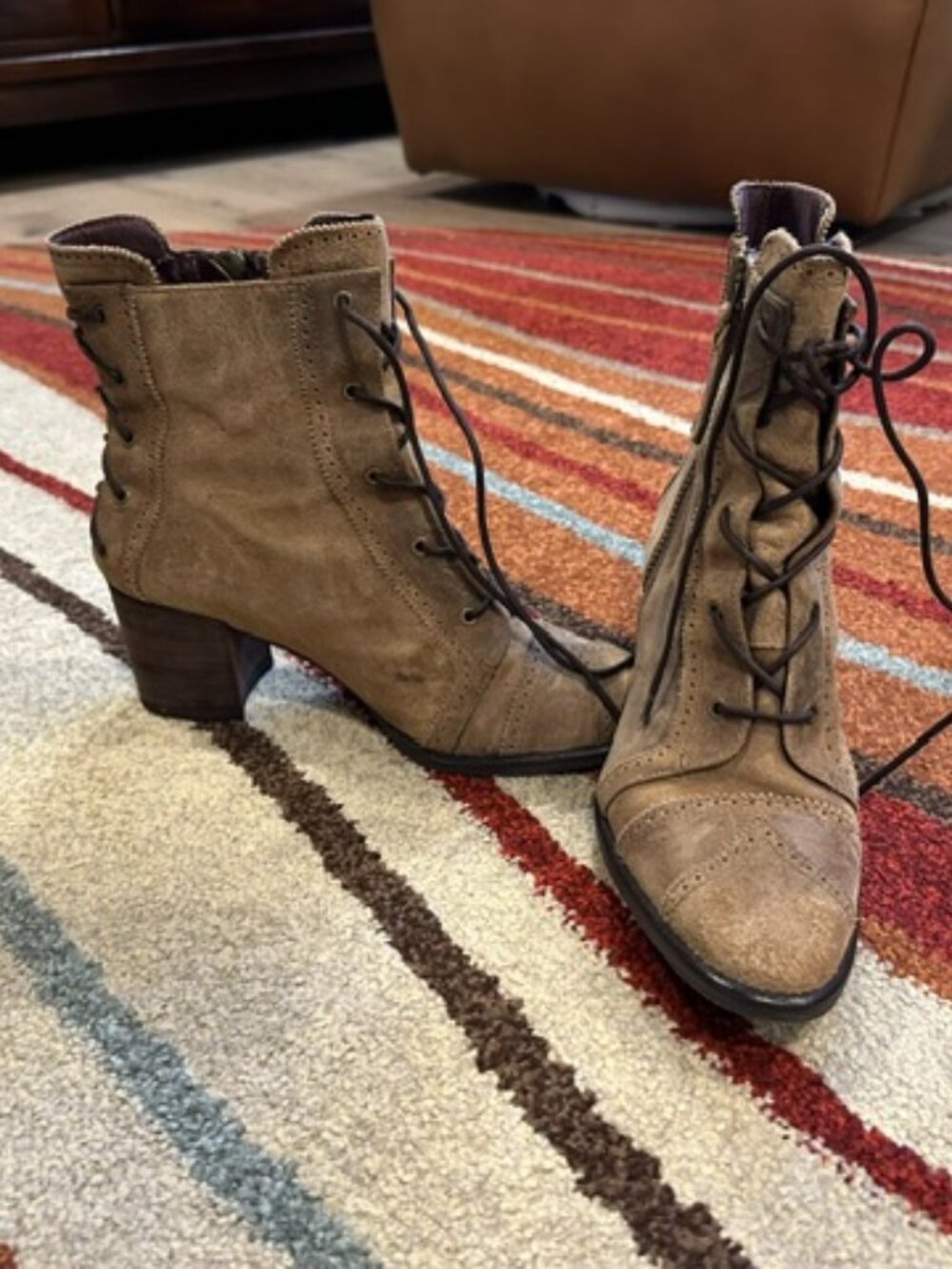 Etienne Aigner Vintage Victorian Oxford Wingtip Bootie Size 8.5 Rare find